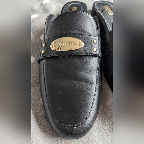 Micheal Kors Slides - Picture 3 of 5